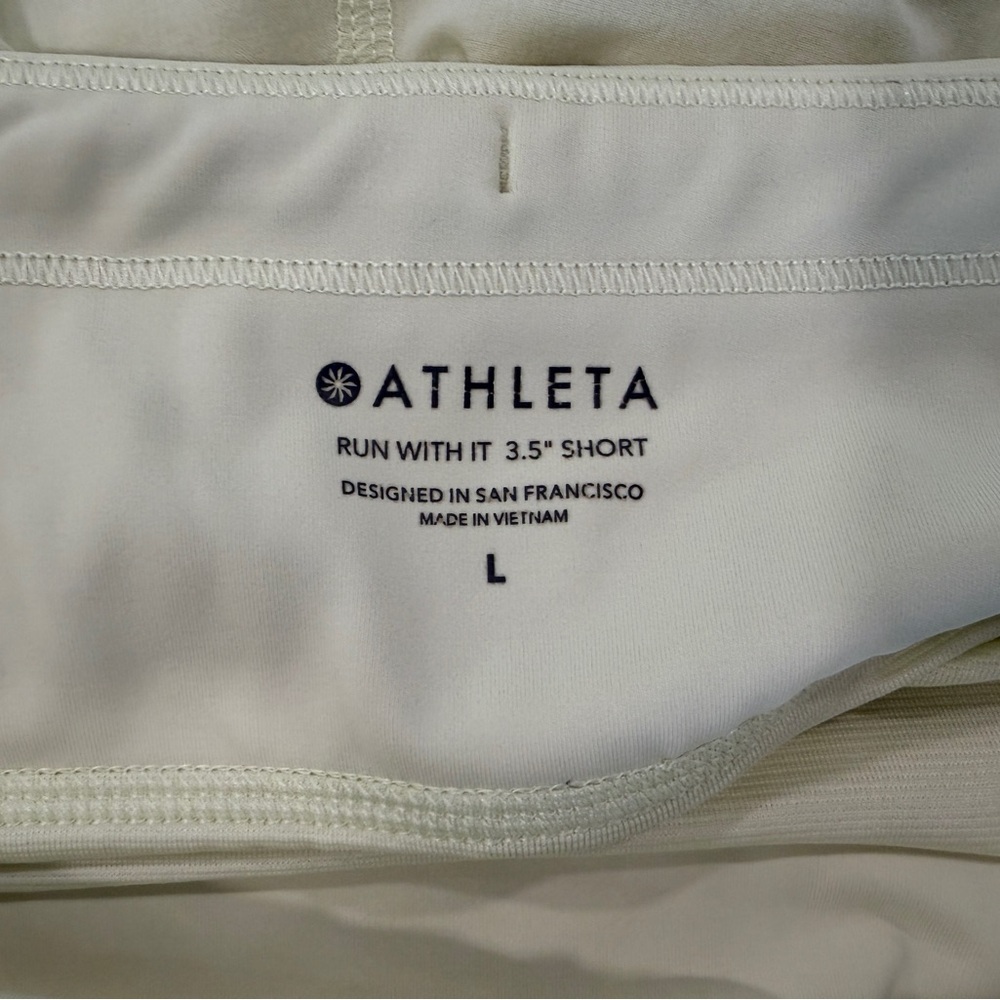 3-pack - Athleta Run With It 3.5” Short - Size L - Great Condition - Picture 7 of 9